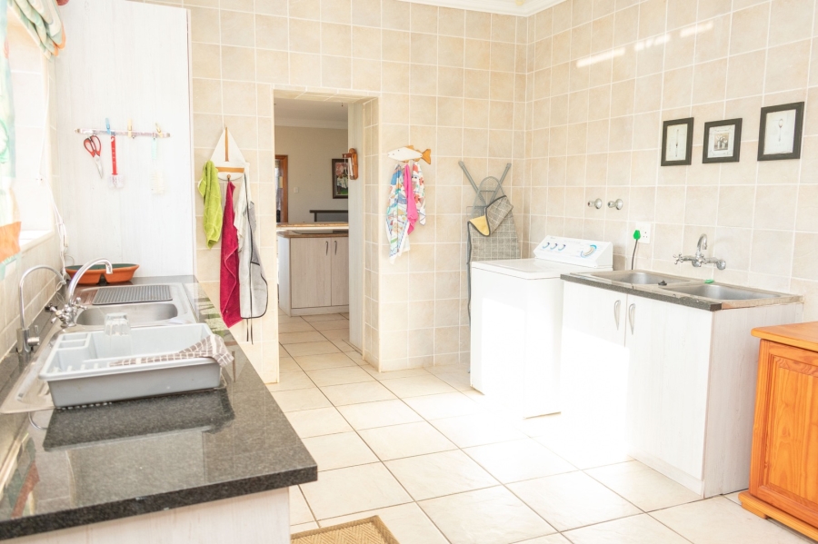 7 Bedroom Property for Sale in Ferreira Town Eastern Cape